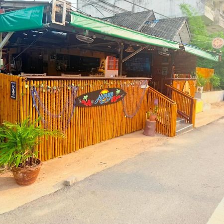 Harry'S Beach Club Ban Phe Exterior photo