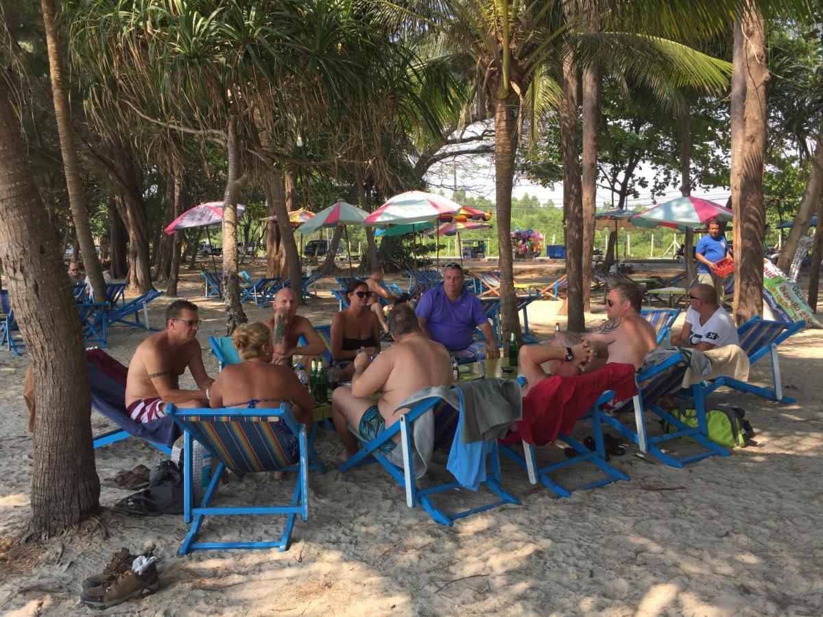 Harry'S Beach Club Ban Phe Exterior photo