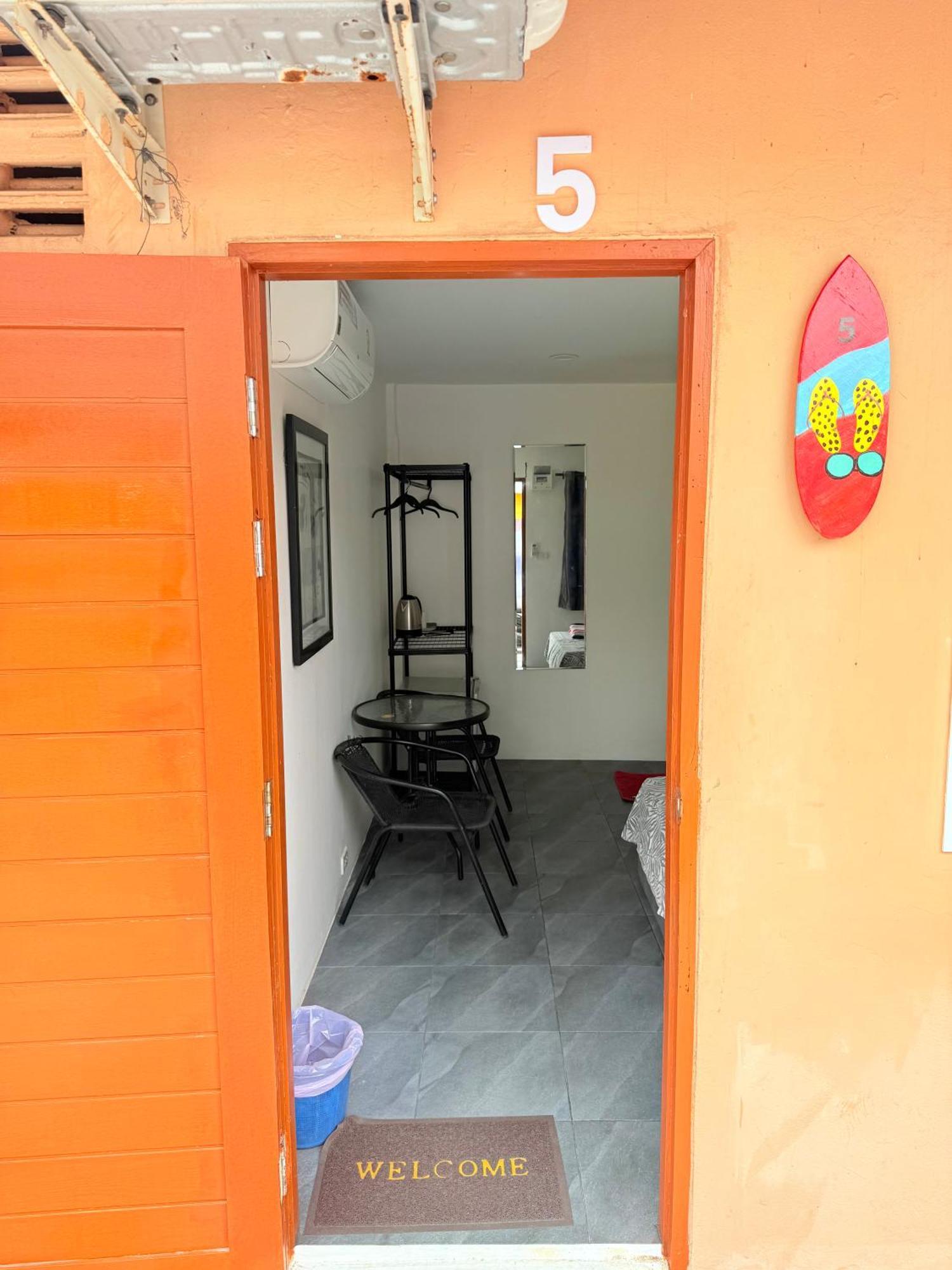 Harry'S Beach Club Ban Phe Exterior photo