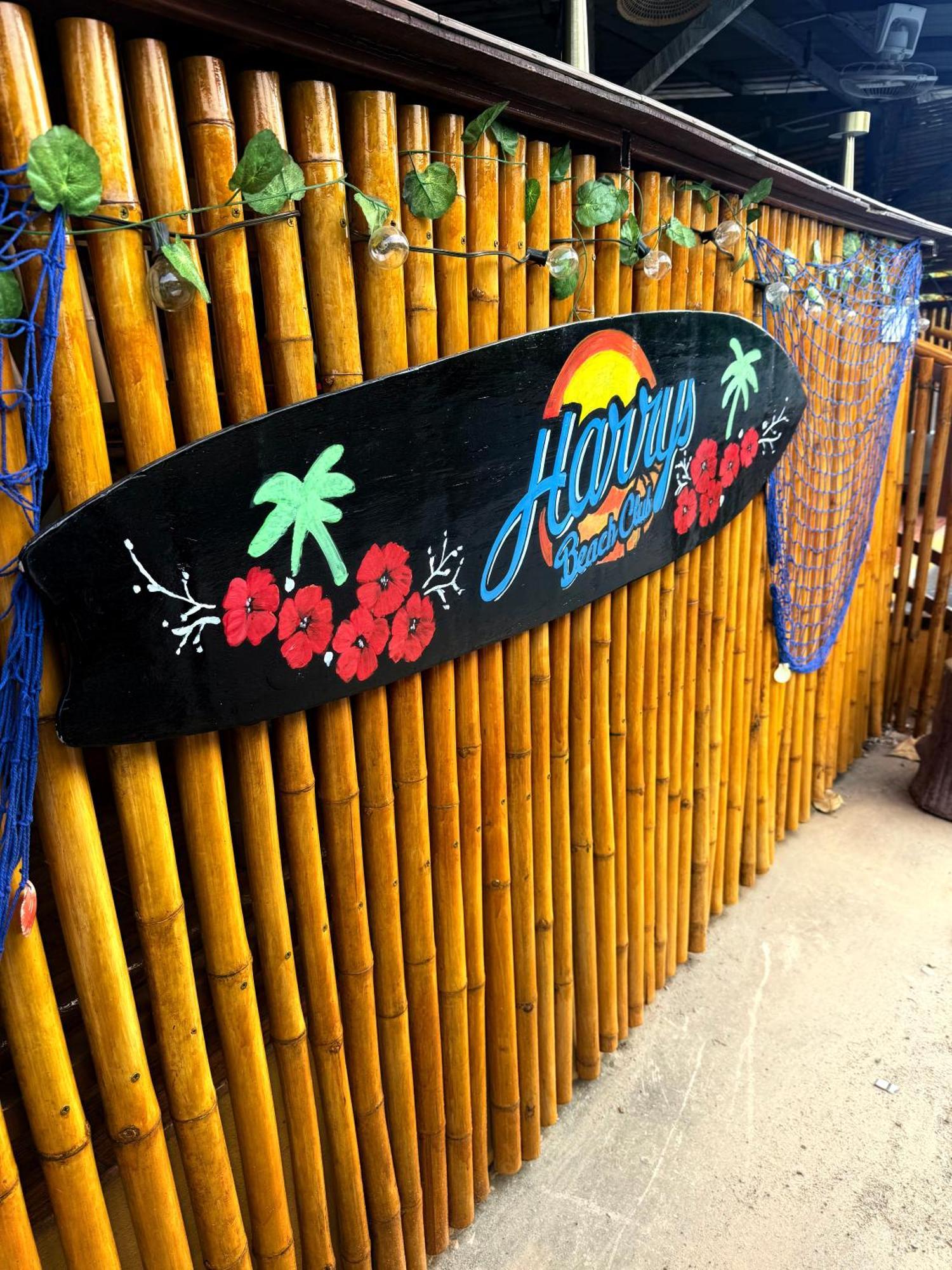 Harry'S Beach Club Ban Phe Exterior photo